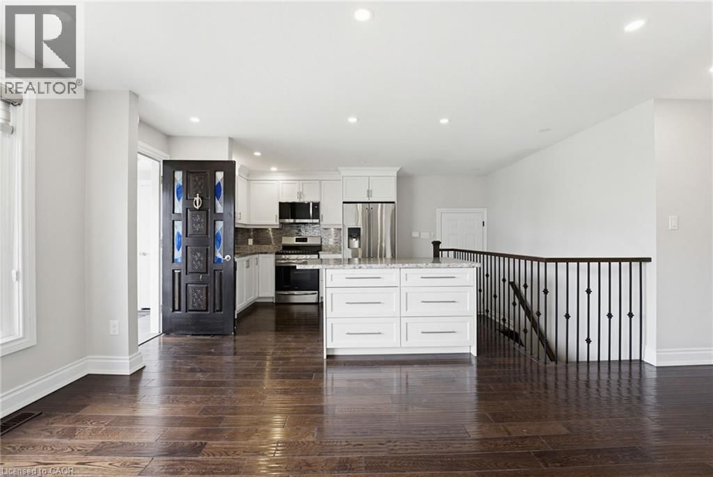 157 HOOVER CRESCENT Image 12