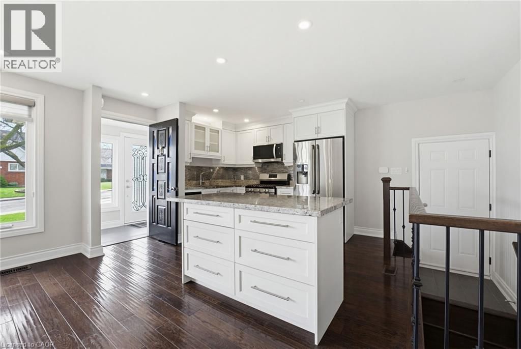 157 HOOVER CRESCENT Image 13