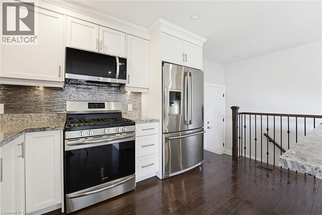 157 HOOVER CRESCENT Image 14