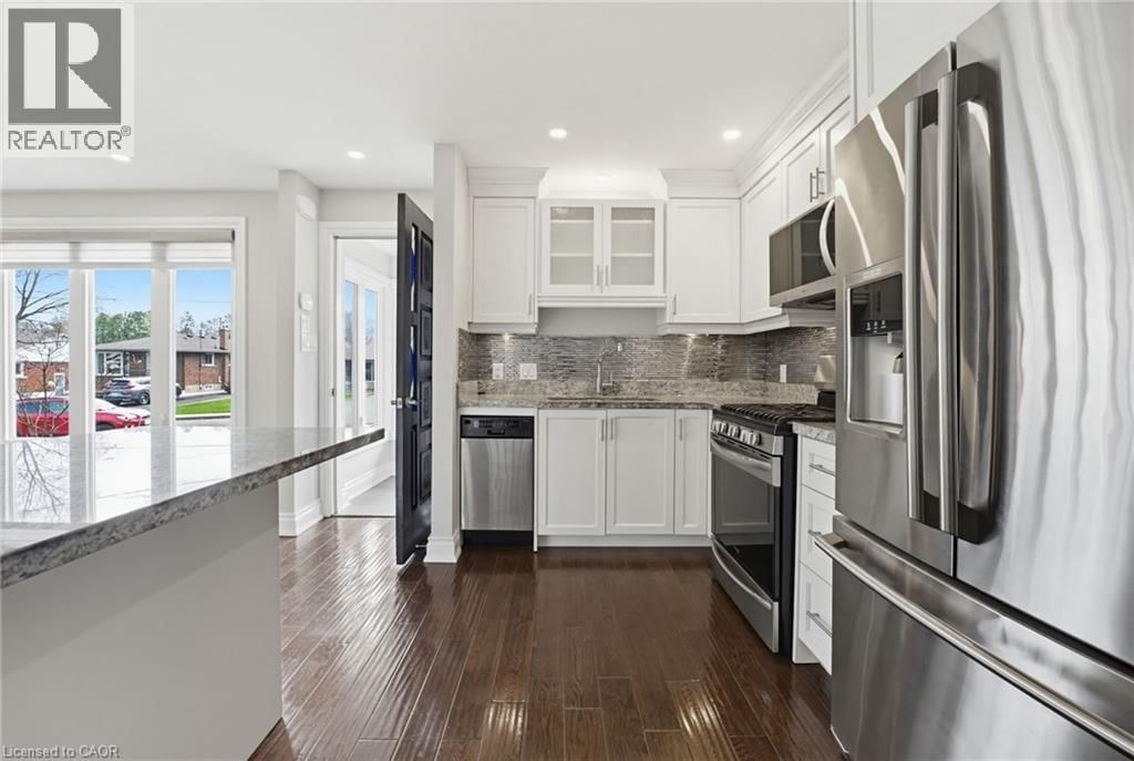 157 HOOVER CRESCENT Image 15