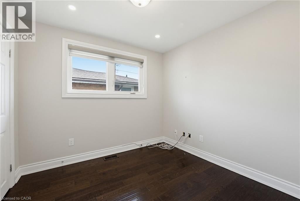 157 HOOVER CRESCENT Image 22