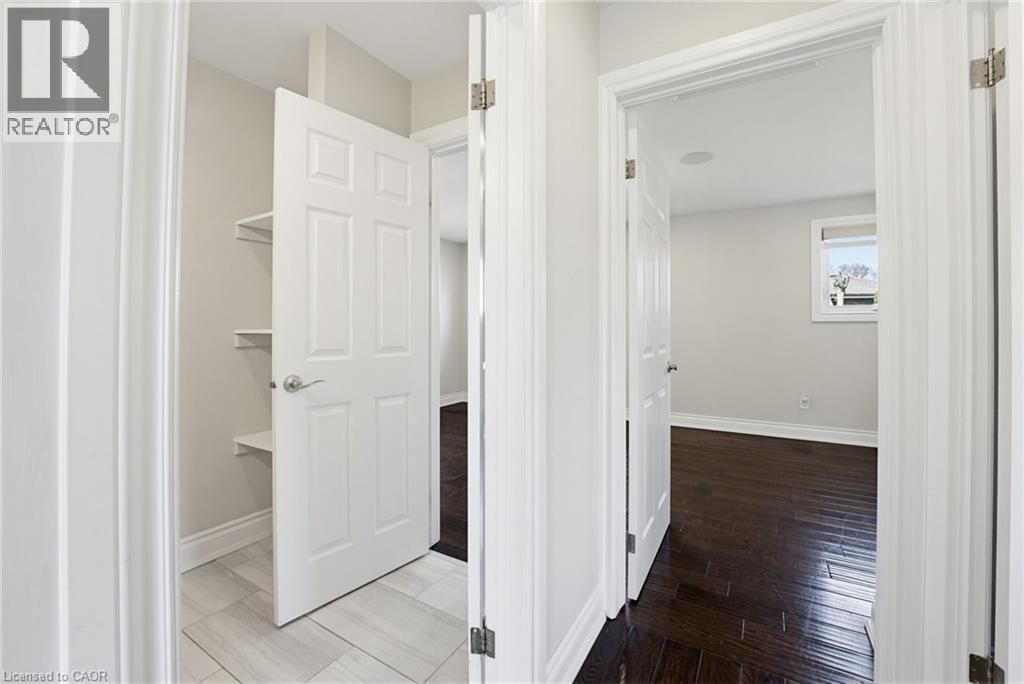 157 HOOVER CRESCENT Image 23