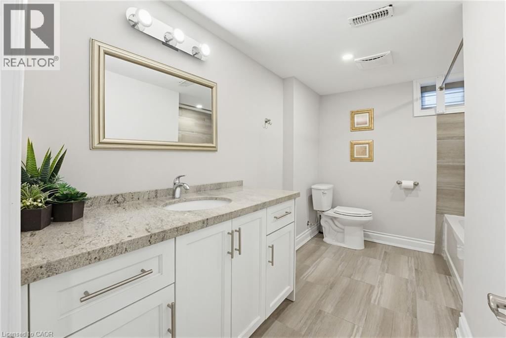 157 HOOVER CRESCENT Image 30