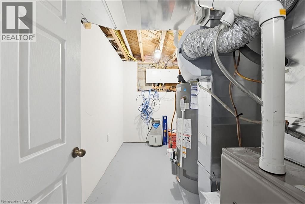 157 HOOVER CRESCENT Image 33