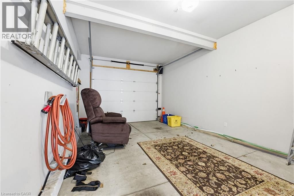 157 HOOVER CRESCENT Image 34