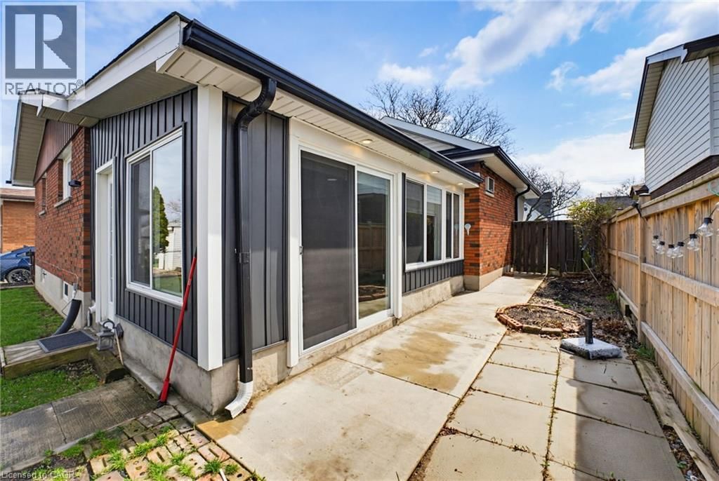 157 HOOVER CRESCENT Image 35