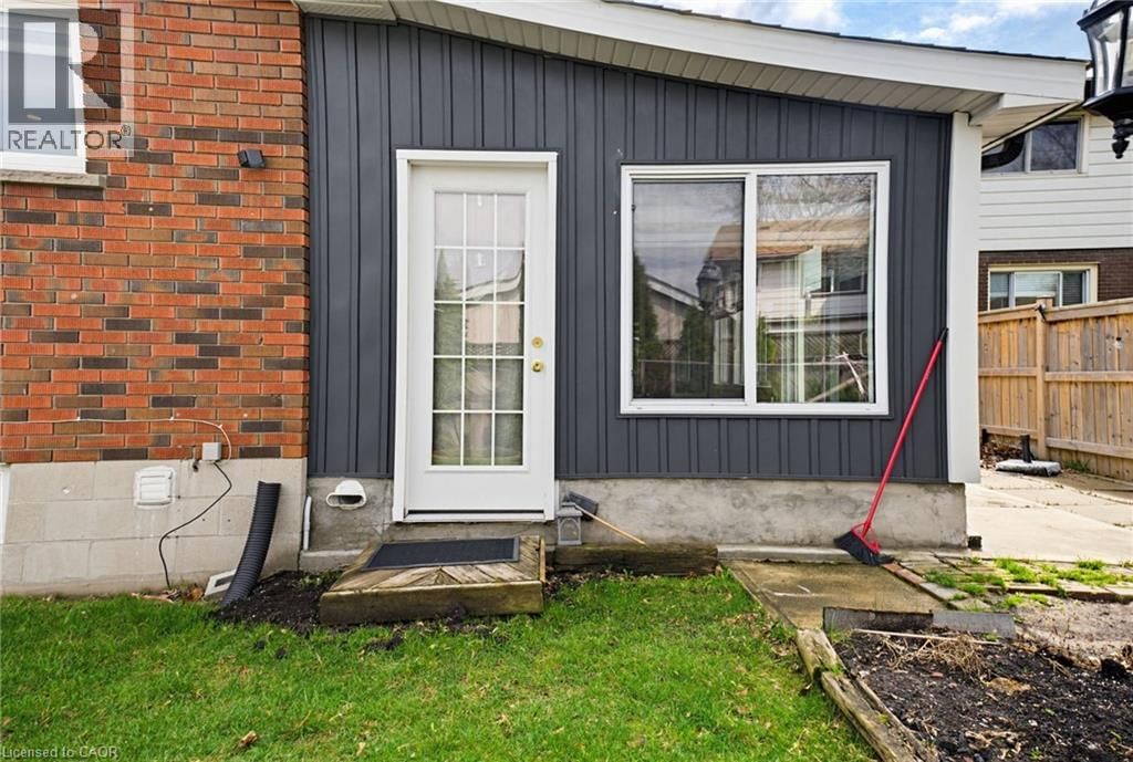 157 HOOVER CRESCENT Image 36