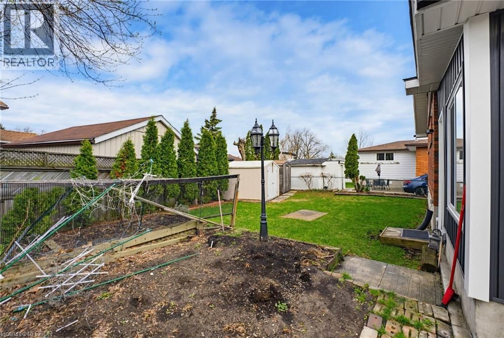 157 HOOVER CRESCENT Image 37