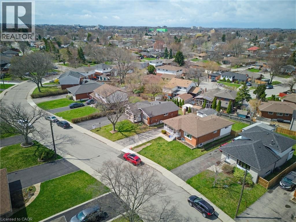 157 HOOVER CRESCENT Image 5