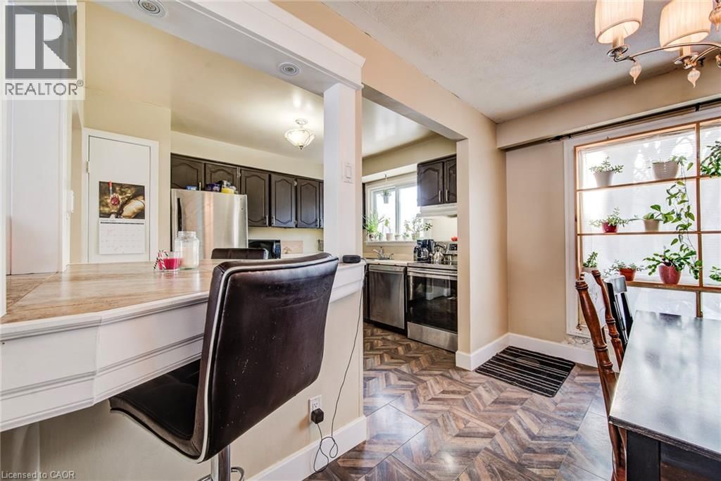 71 SHADELAND CRESCENT Image 15