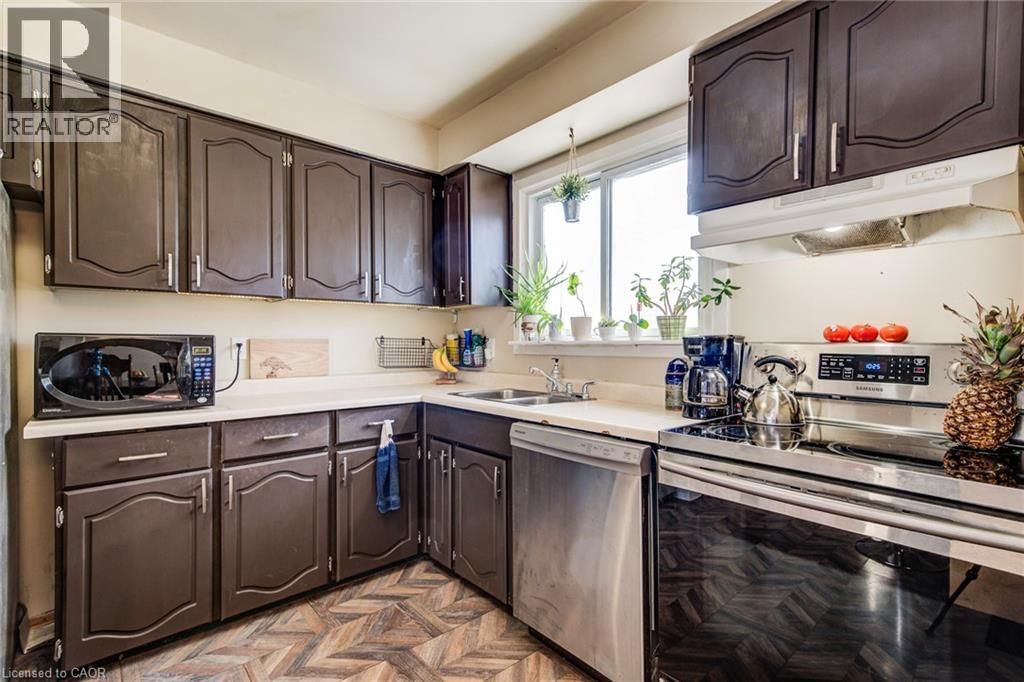 71 SHADELAND CRESCENT Image 16