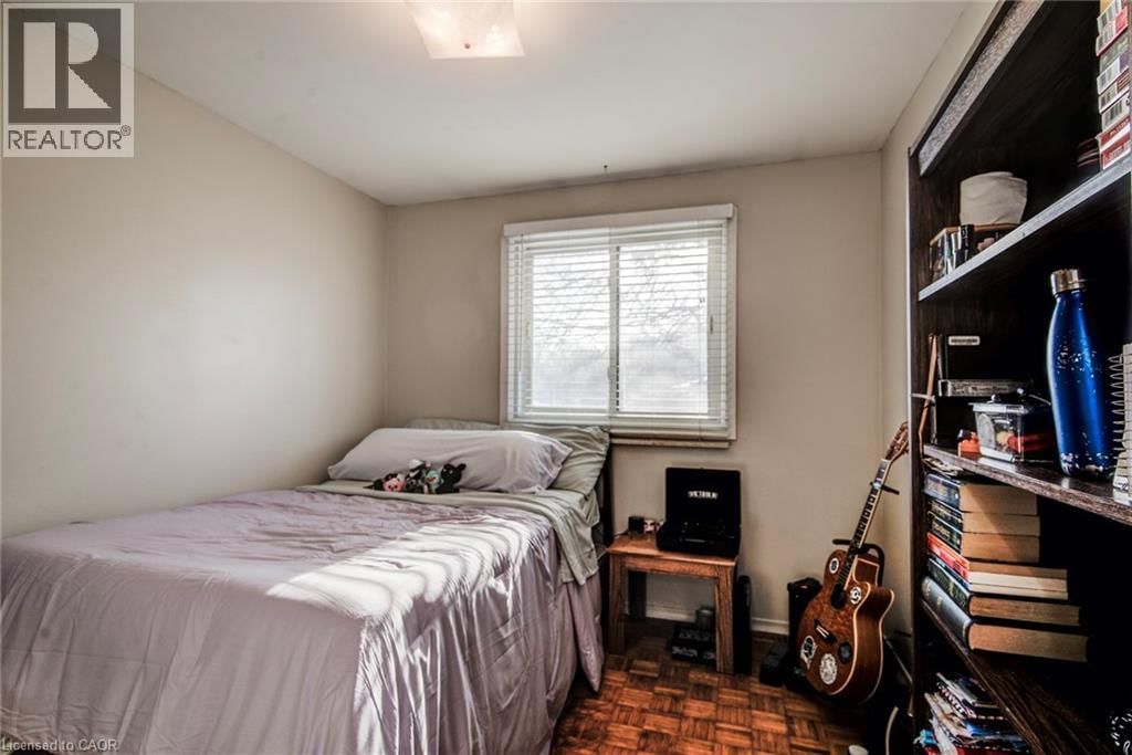 71 SHADELAND CRESCENT Image 23