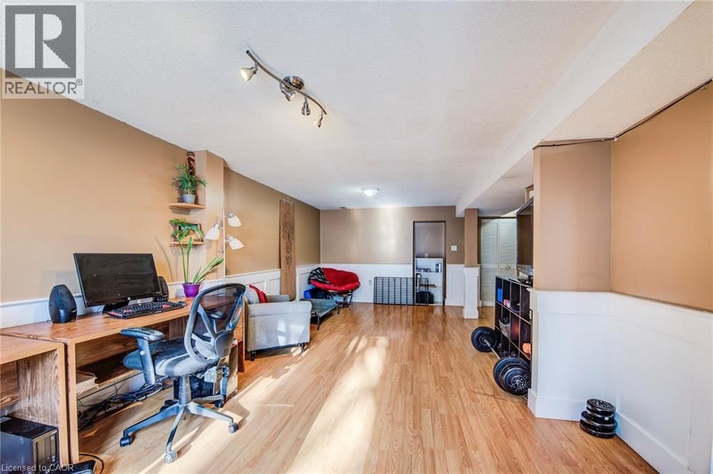 71 SHADELAND CRESCENT Image 29