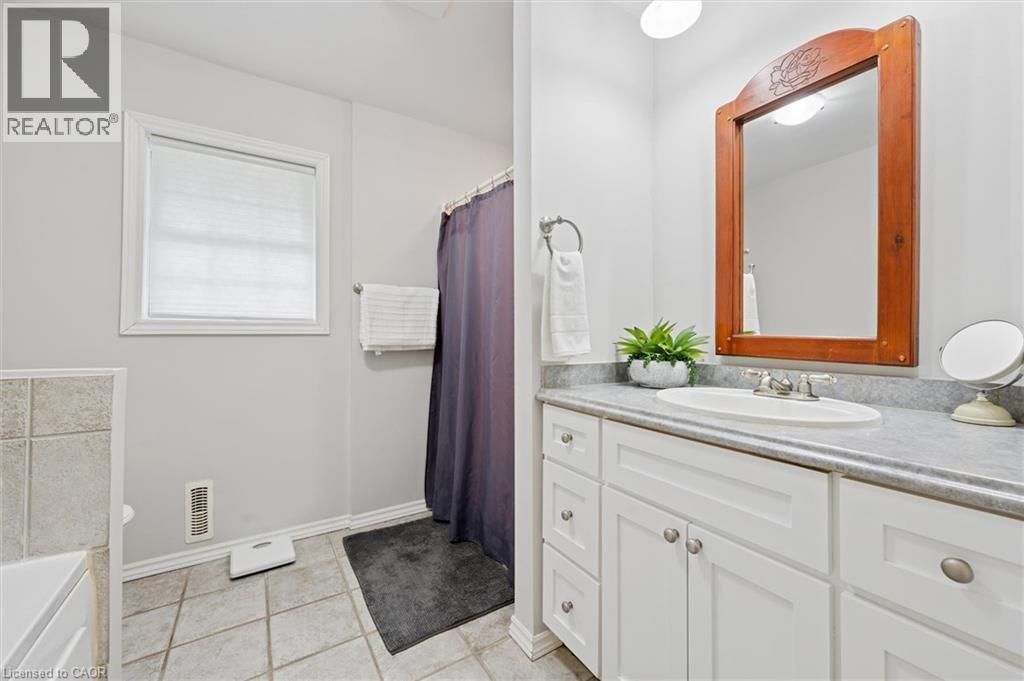 407 WEST GORE STREET Image 19