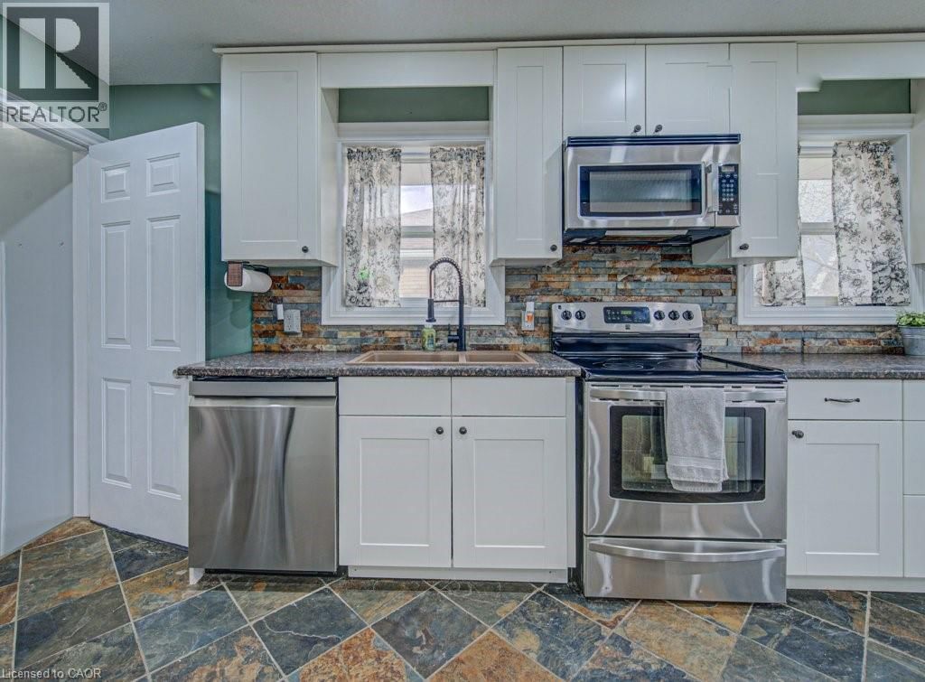 32 RAVINE DRIVE Image 12