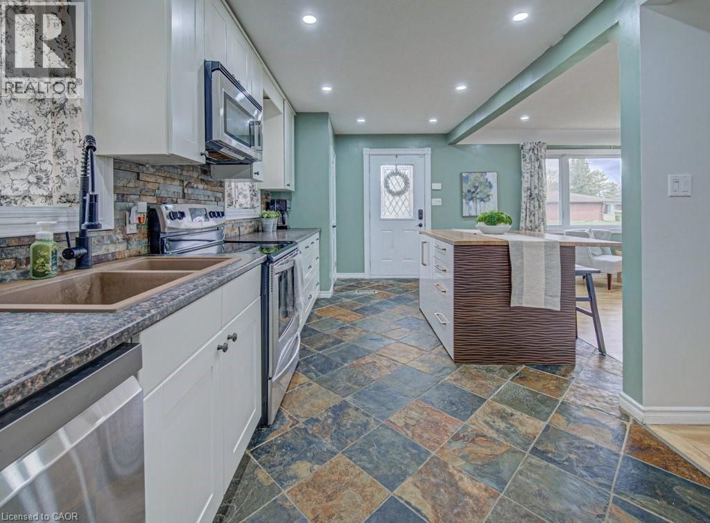 32 RAVINE DRIVE Image 13