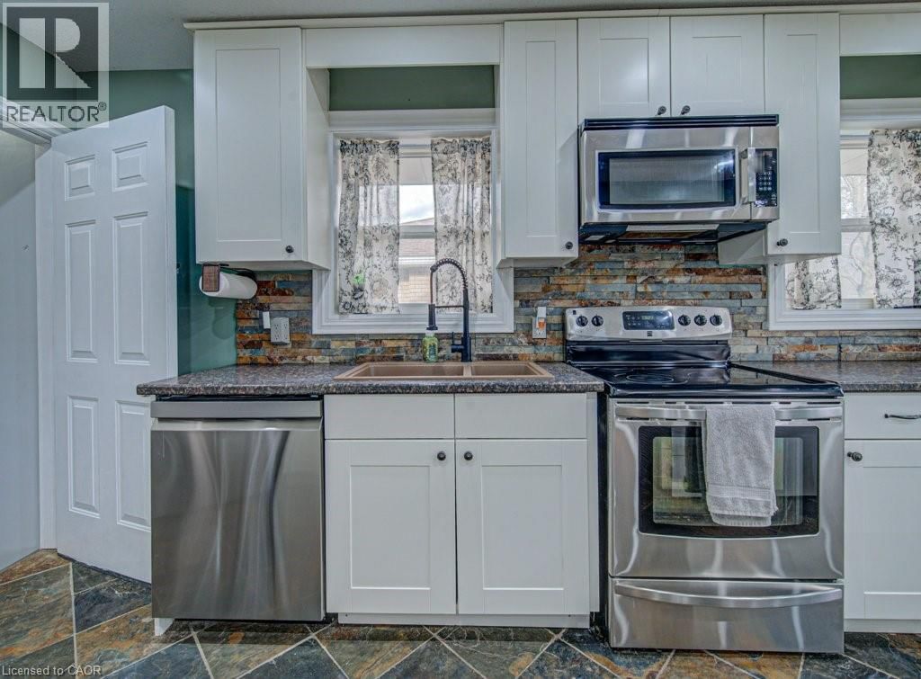 32 RAVINE DRIVE Image 15