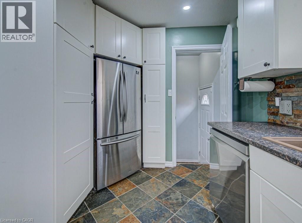 32 RAVINE DRIVE Image 16