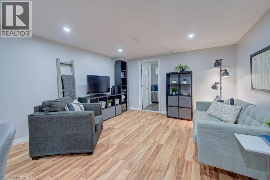 32 RAVINE DRIVE Image 34