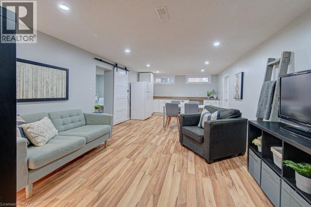 32 RAVINE DRIVE Image 35