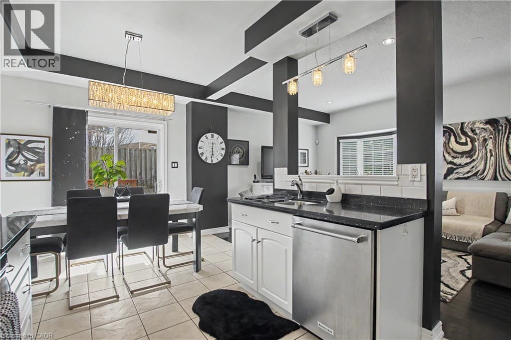 31 - 60 CLOVERLEAF DRIVE Image 15