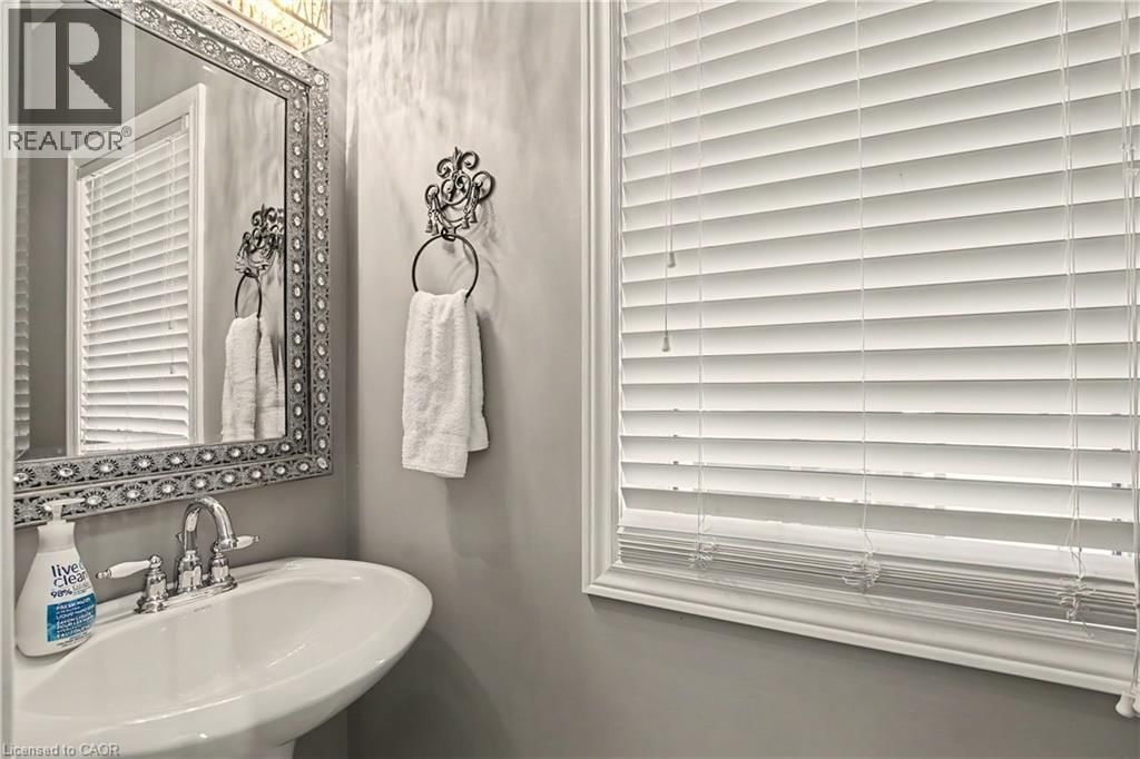 31 - 60 CLOVERLEAF DRIVE Image 17