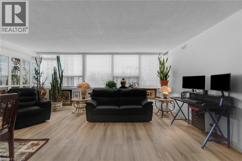 504 - 120 DUKE STREET Image 17