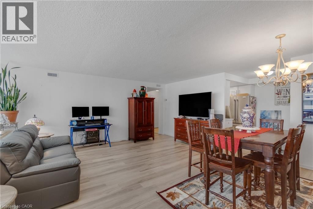 504 - 120 DUKE STREET Image 18