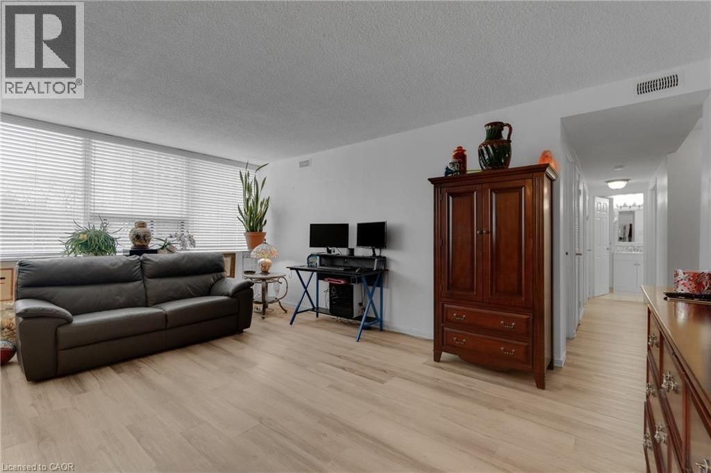 504 - 120 DUKE STREET Image 21