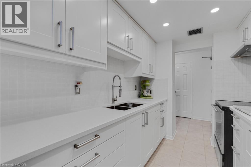 504 - 120 DUKE STREET Image 26