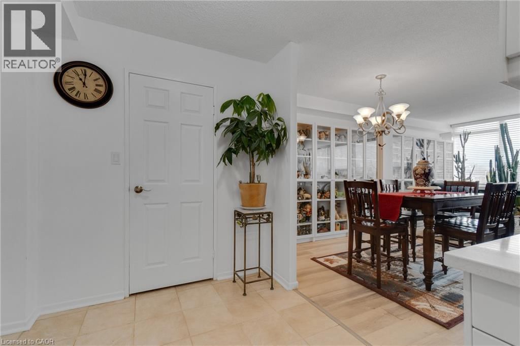 504 - 120 DUKE STREET Image 27