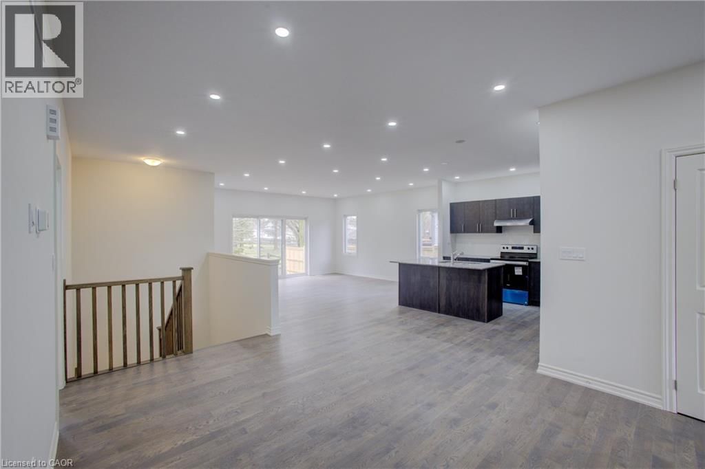 160 ELLEN STREET Image 10