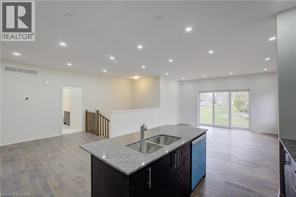 160 ELLEN STREET Image 16