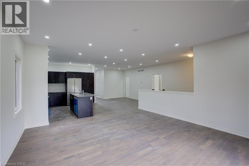 160 ELLEN STREET Image 18