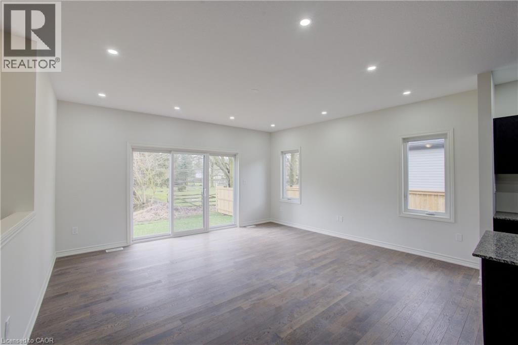 160 ELLEN STREET Image 20