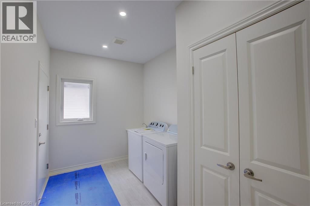 160 ELLEN STREET Image 24