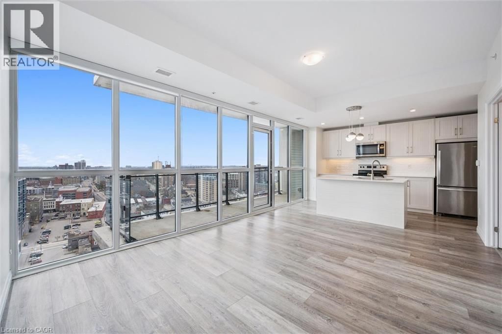 1902 - 60 CHARLES STREET WEST Image 16