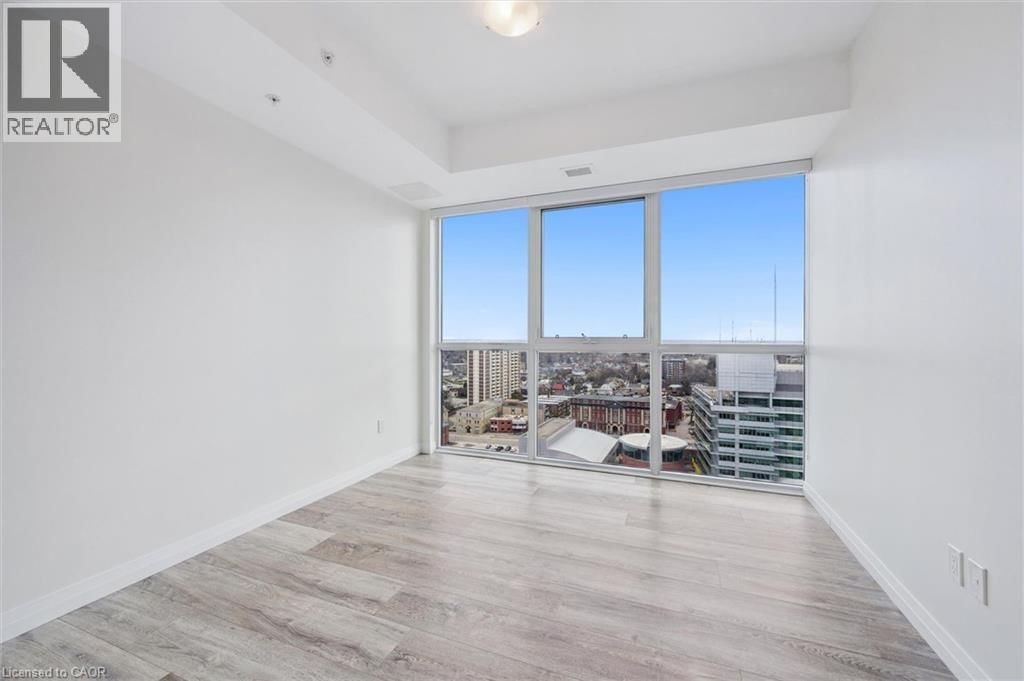 1902 - 60 CHARLES STREET WEST Image 20