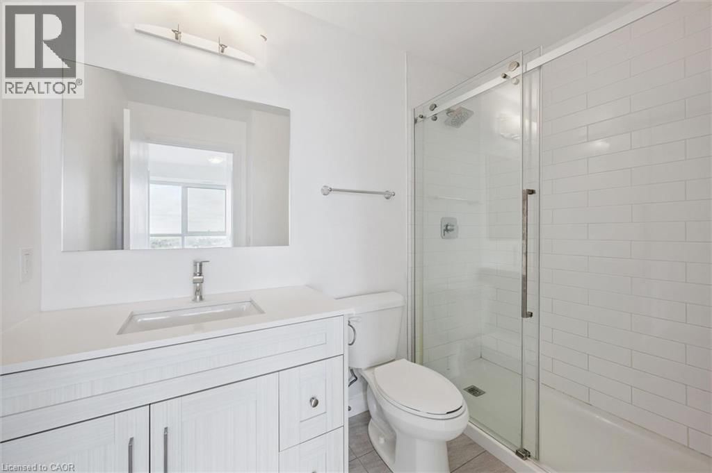 1902 - 60 CHARLES STREET WEST Image 22