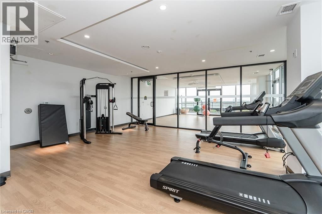 1902 - 60 CHARLES STREET WEST Image 30