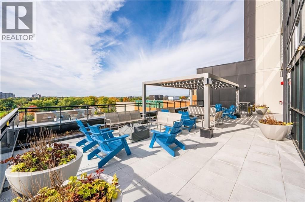 1902 - 60 CHARLES STREET WEST Image 39