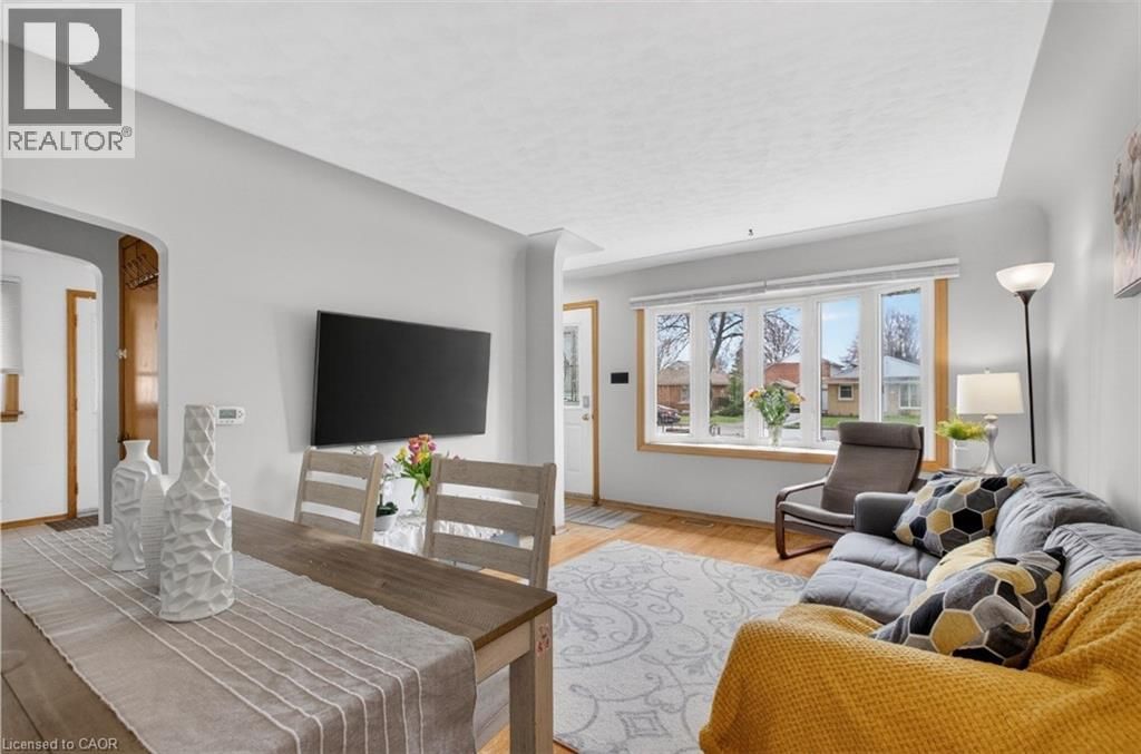 507 PHILIP CRESCENT Image 17