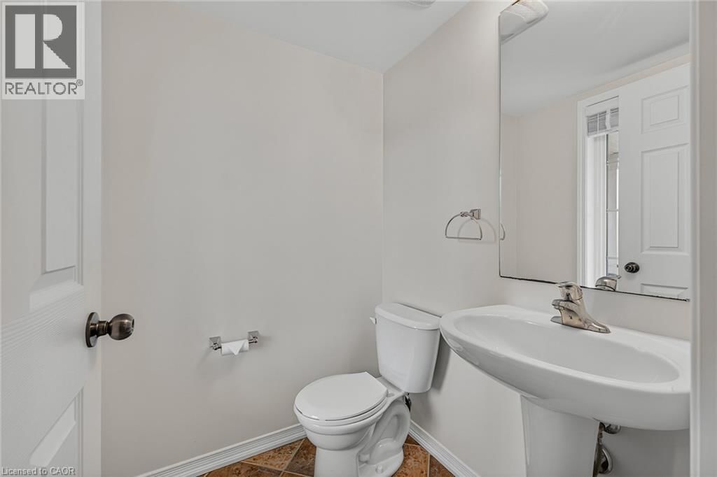 18 STARLIGHT AVENUE Image 17