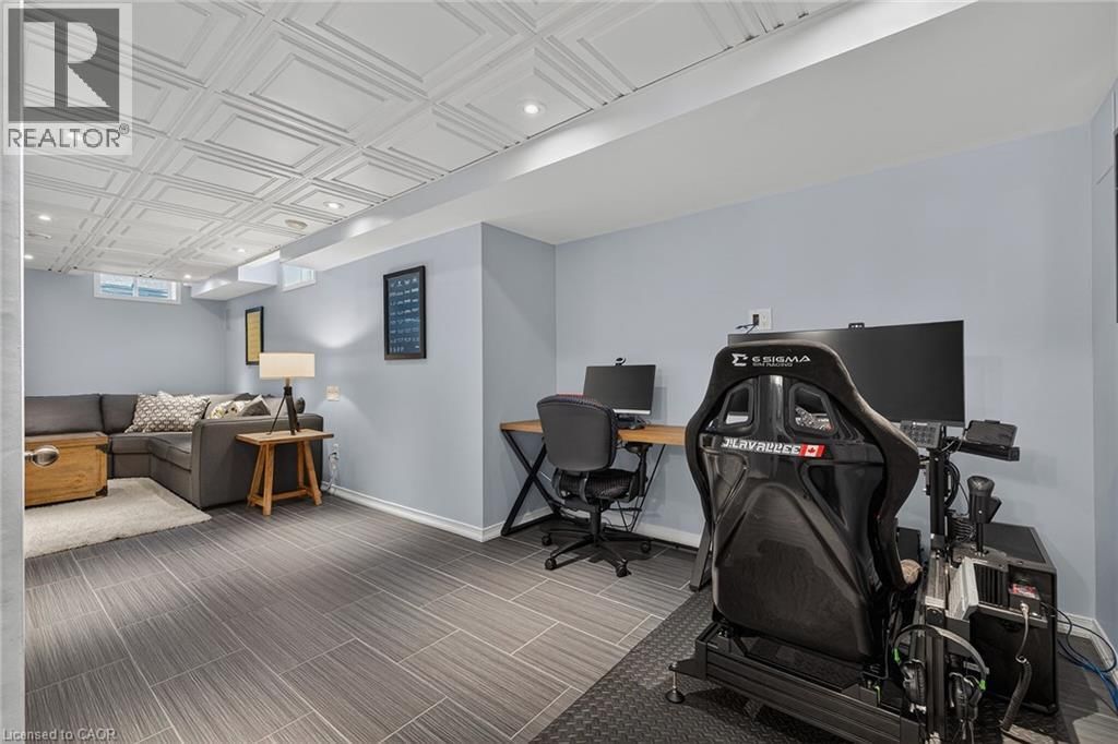 18 STARLIGHT AVENUE Image 33