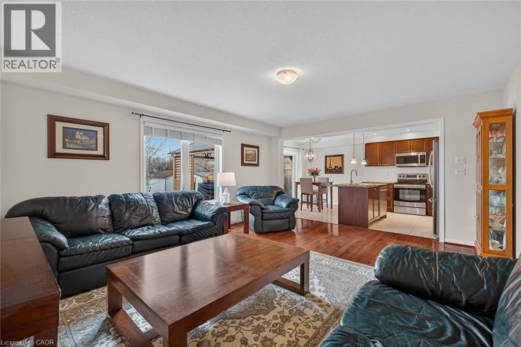 18 STARLIGHT AVENUE Image 8