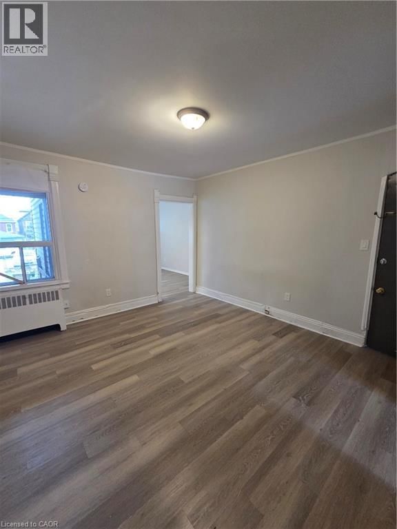 1 - 298 EMERALD STREET NORTH Image 3