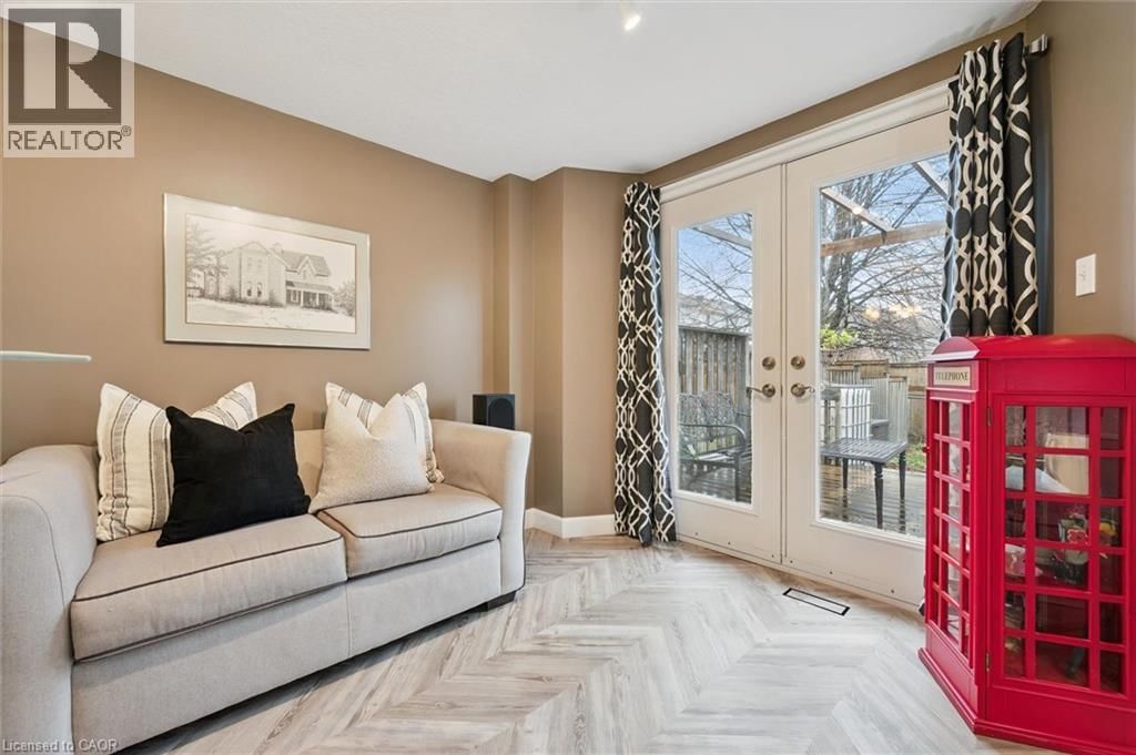 254 AUBURN DRIVE Image 10