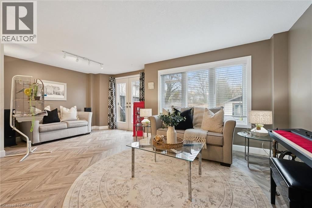 254 AUBURN DRIVE Image 8