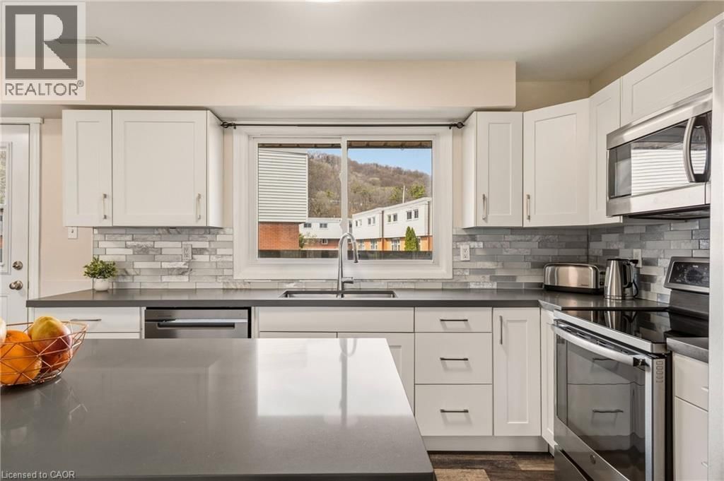 6 - 23 WATSONS LANE Image 16