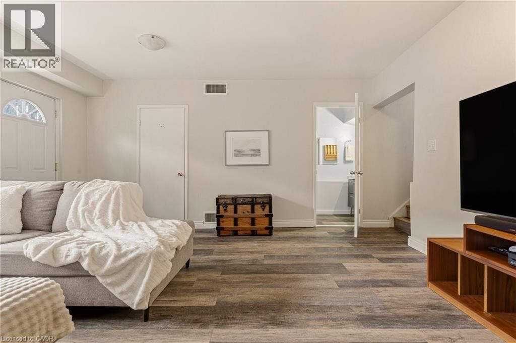 6 - 23 WATSONS LANE Image 32